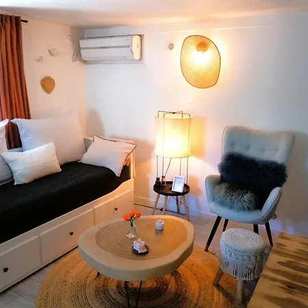 Gîte Les Deux Roches Le Bar-sur-Loup Chambre photo