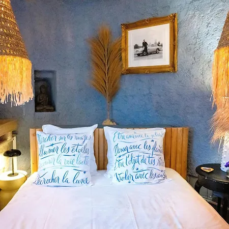 Gîte Les Deux Roches Le Bar-sur-Loup Chambre photo