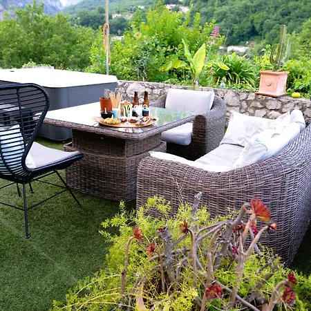 Gîte Les Deux Roches Le Bar-sur-Loup Extérieur photo