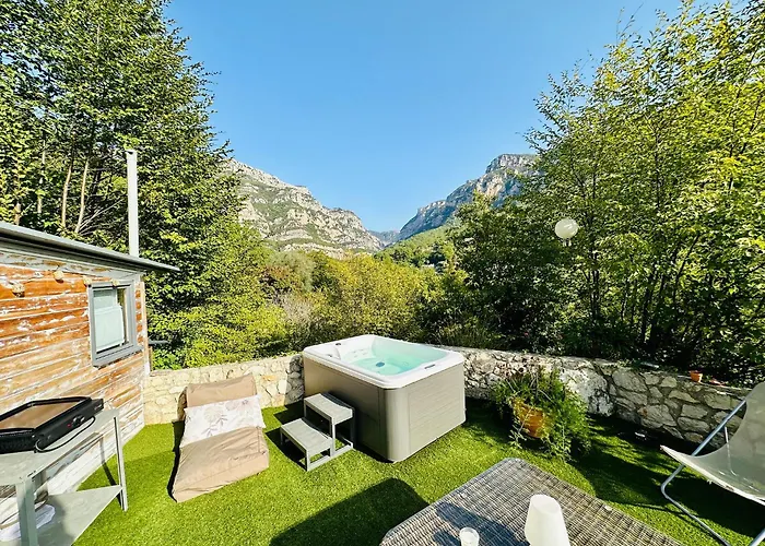 Domaine Les Deux Roches